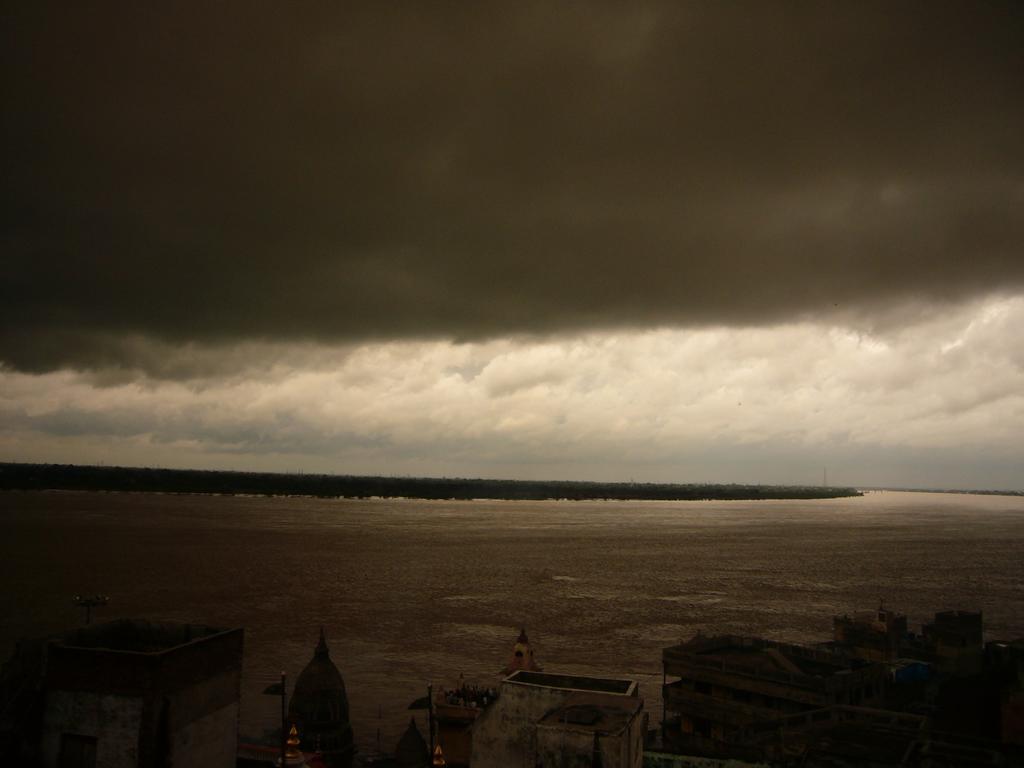 Grg Shanti Guest House Varanasi Near Manikarnika Ghat Kültér fotó