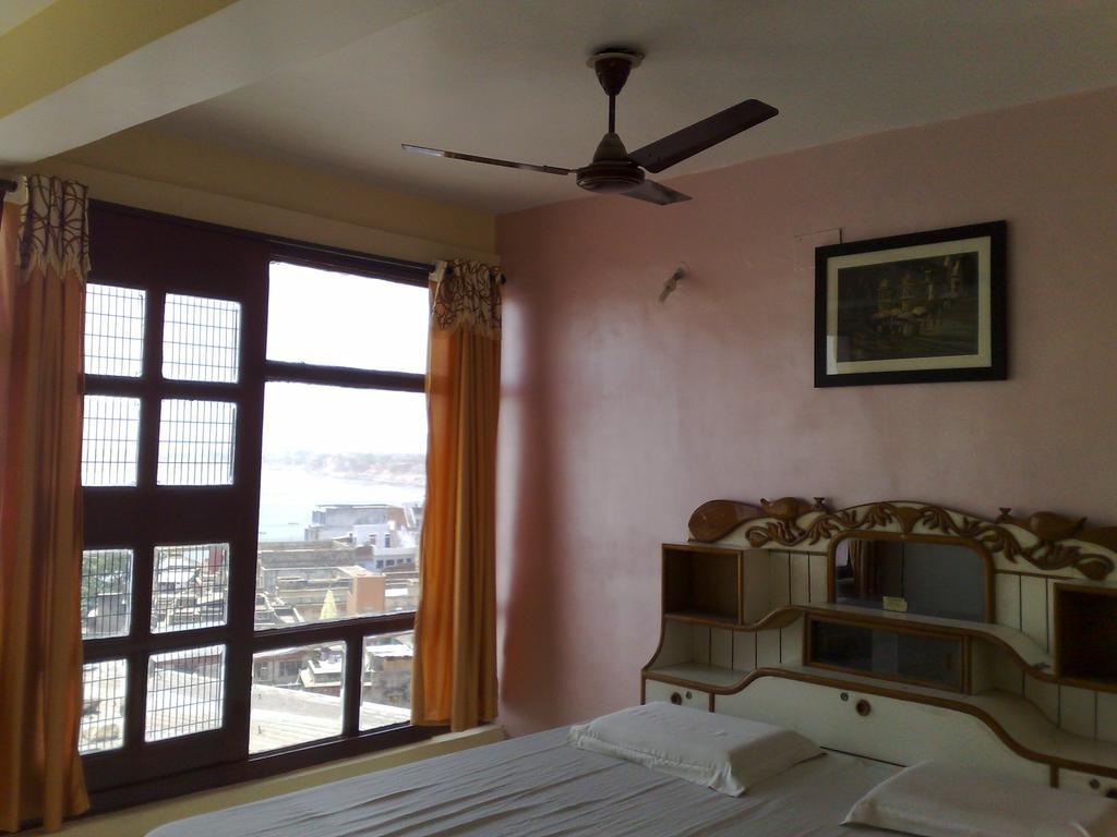 Grg Shanti Guest House Varanasi Near Manikarnika Ghat Szoba fotó